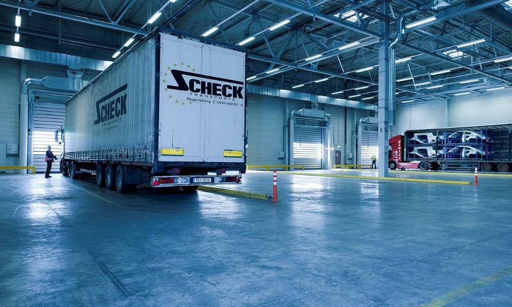 Roboty w magazynach – przyszłość logistyki?