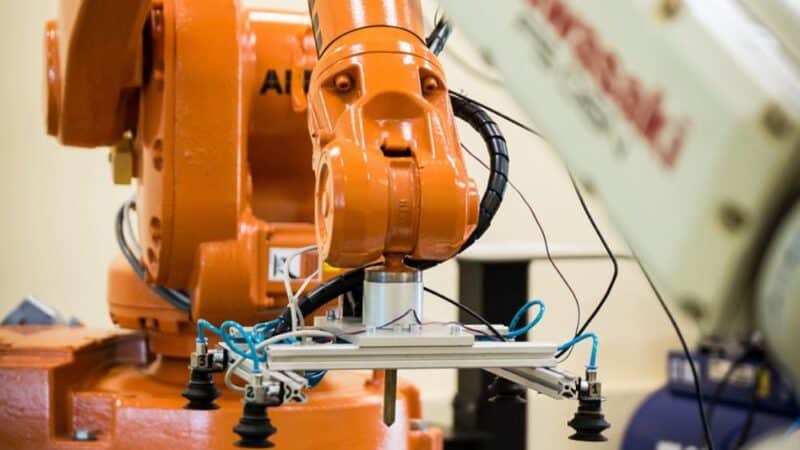 Jak automatyzacja wpływa na jakość produktów?